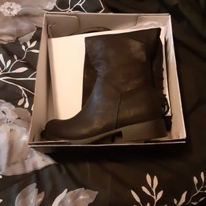 Ventura women's black leather lace-up boots